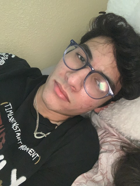 Angelica Carmona @meowzerzz cover picture