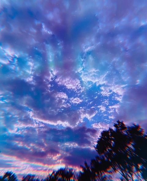 Max @mercurymoans cover picture