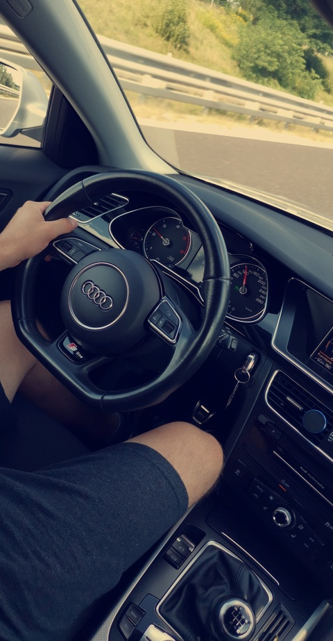 Mitja @micholino92 cover picture