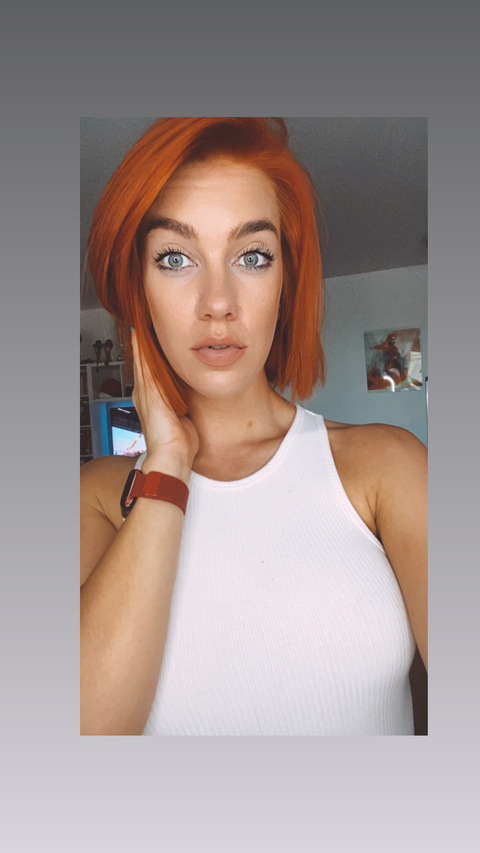 Mihalka K @mihalkaaa cover picture