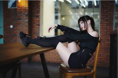 Fitri @mikhaylaworld cover picture