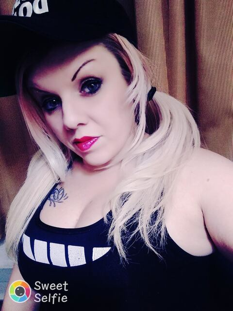 Jessi @misbehavin cover picture