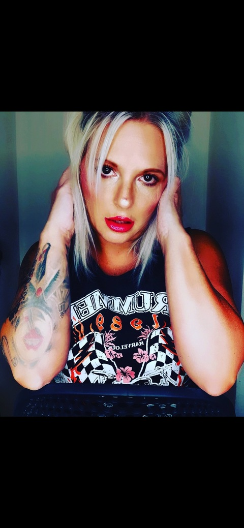 Miss Elizabeth @misselizabeth44 cover picture