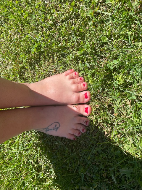 Missfeetyxo @missfeetyxo cover picture