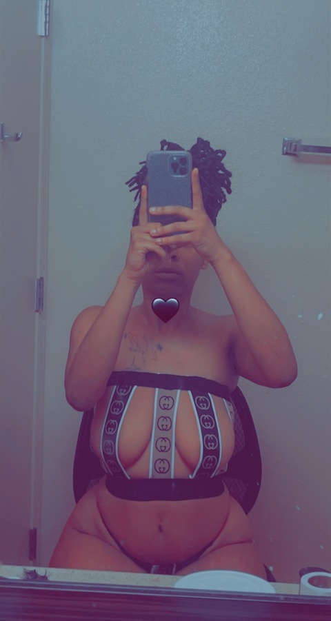 Kimberly Smith @msnewbooty cover picture