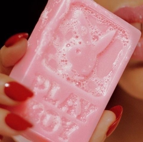 Mariana @mumuswetiee cover picture