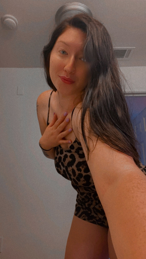 nai @naiomistarr cover picture