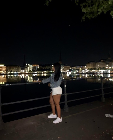 Nataly mena @nattmena cover picture