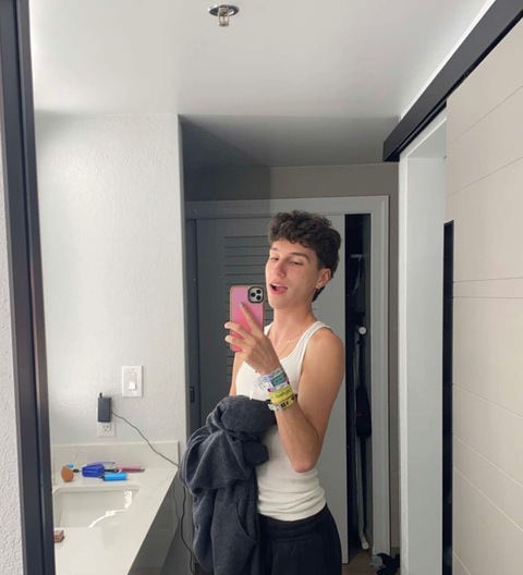 Nicolas @nicolasmayatapia cover picture