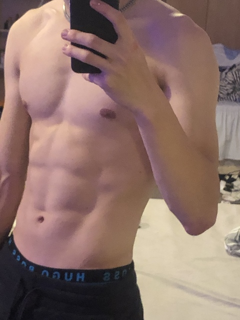 Noodle boi @noodle-boi cover picture