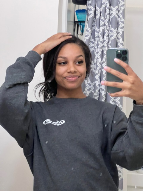 Nia @nvictoria03 cover picture