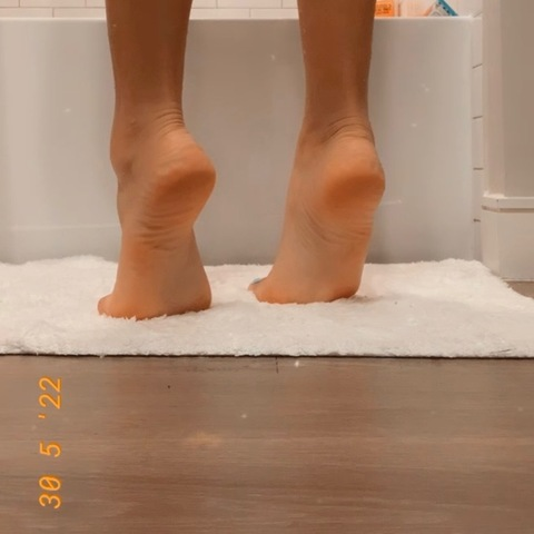 Lily @oceanlily cover picture