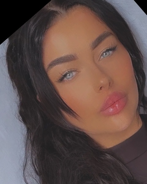 Oliviaellen @oliviaellen cover picture