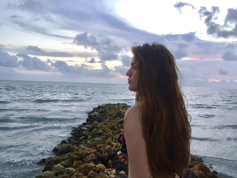 Maddie @peachymaddie cover picture