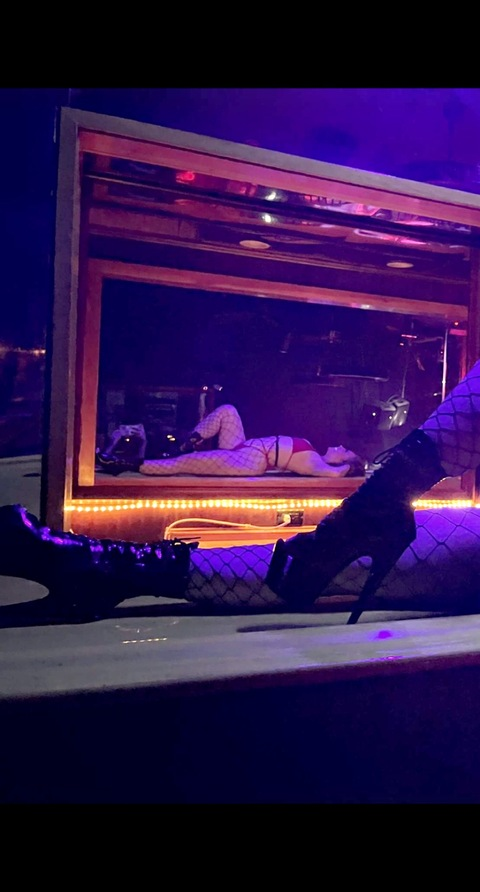 Rose 💋 @playmate_rose cover picture