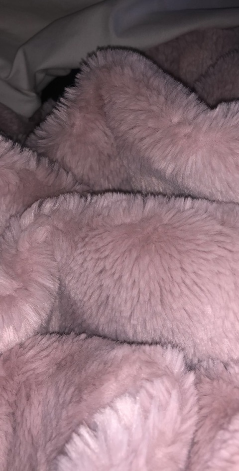 Peachy 🍑 @propercorn cover picture