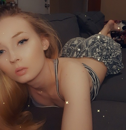 Maddie 😈 @purple_lotus cover picture