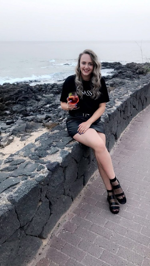 Lou @rebeccalou cover picture