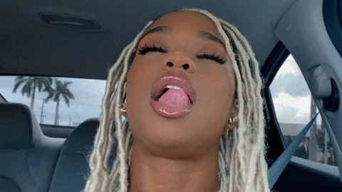 Roses Youniverse @rosesyouniverse cover picture