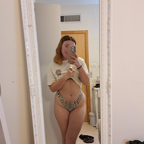 Miss R @rotem_afik cover picture