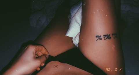 Roxana @roxannaxox cover picture