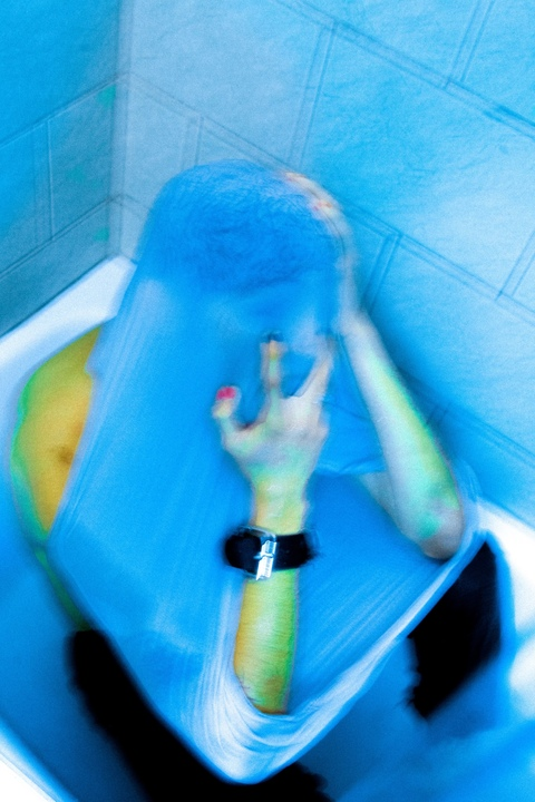 Roxie @roxiehollowbody cover picture