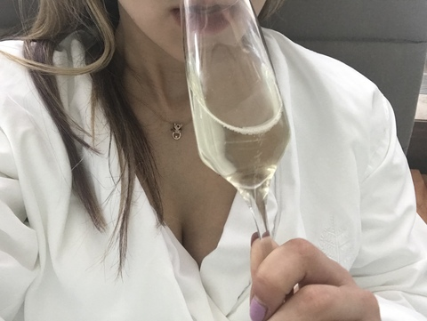 Roxy Black @roxyblack cover picture