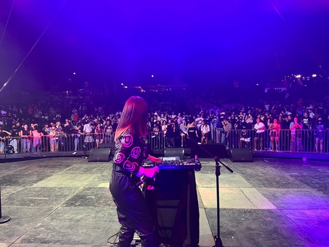 Sara Castro @saracastromusic cover picture