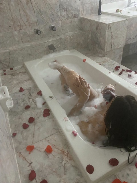 Morena @saraei cover picture