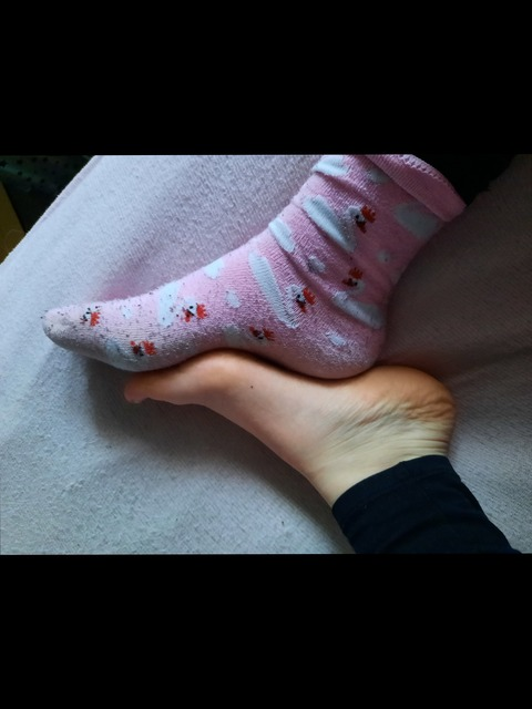 Alice @smallgirlsfeet cover picture