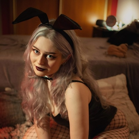 snowsohell @snowsohell cover picture