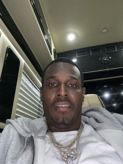 u10999471 @sodemanding cover picture