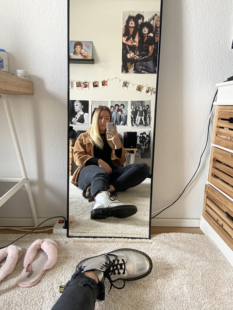 Sophie Merkle @sophiemerkle cover picture