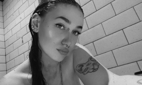 Sophie @soumcxx cover picture