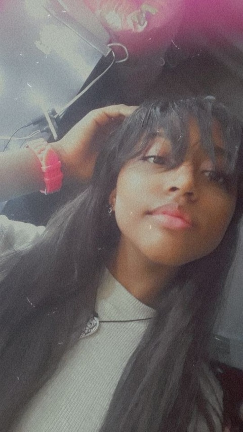 i'm_isabel @soyisabel cover picture