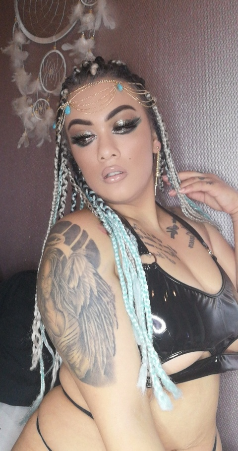 Camila Rijs @spiritualhot cover picture