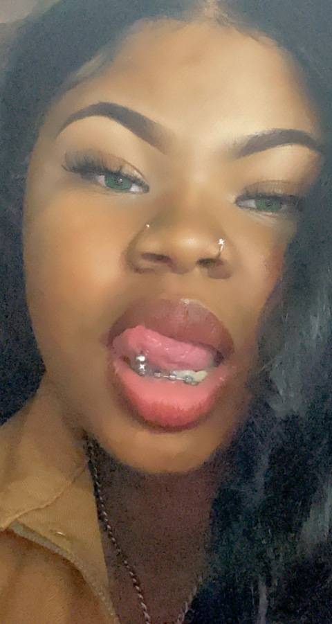 A @sweetsssss cover picture