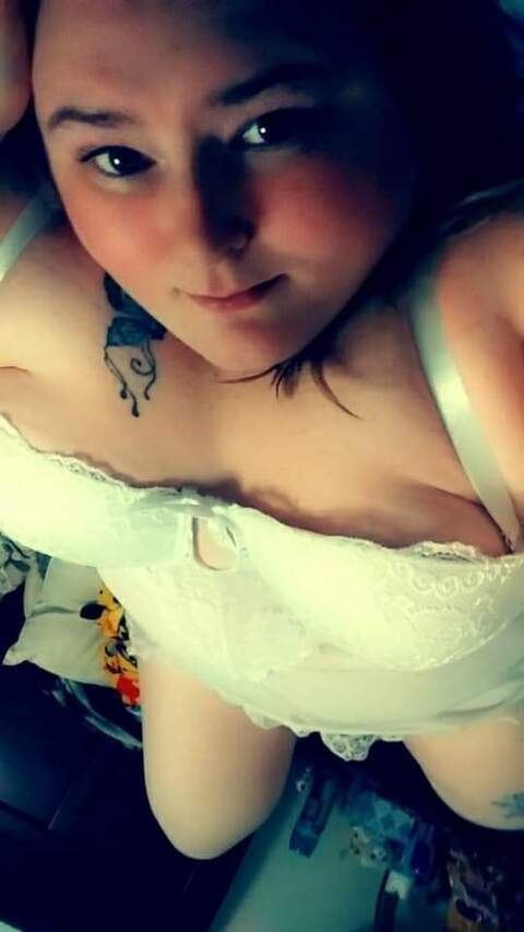 Railynn Riedl @tattedaries cover picture
