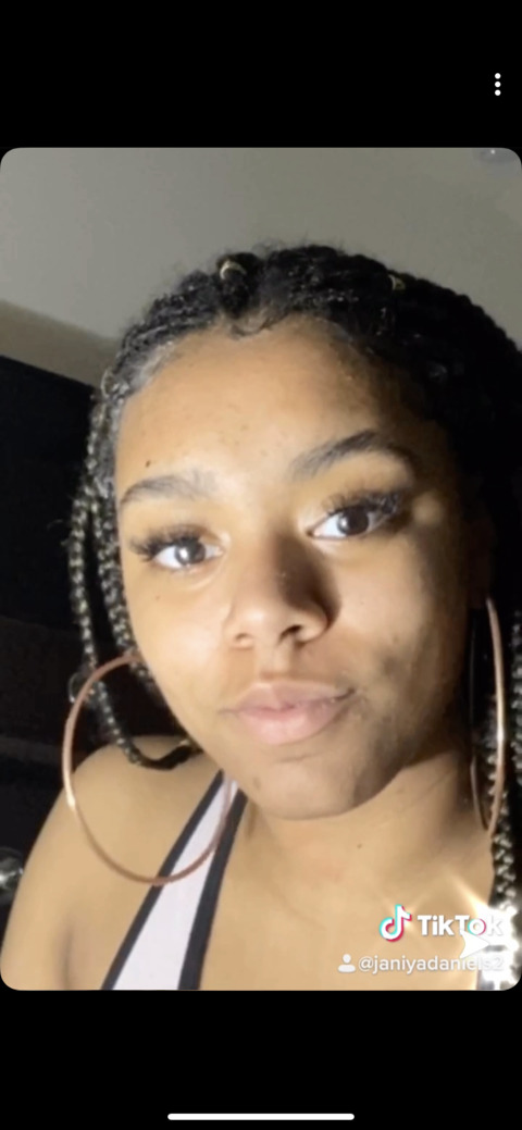 Janiya💖 @thebaddestbih cover picture