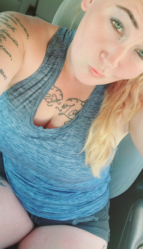 Country Queen @thefknqueen cover picture