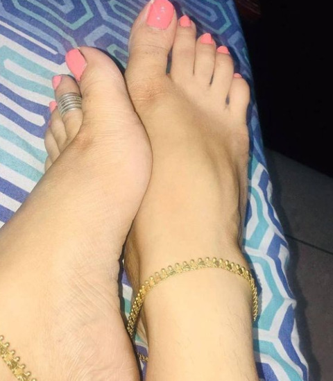 Feet pics @theforbiddenfruit85 cover picture