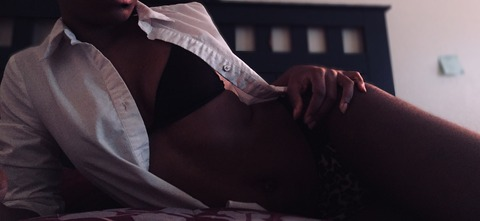 Lyra-Lee @thelyralee cover picture