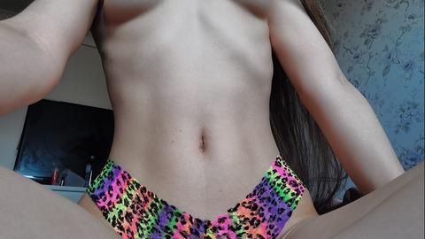 El 🇬🇧 @thepetitegeordie cover picture