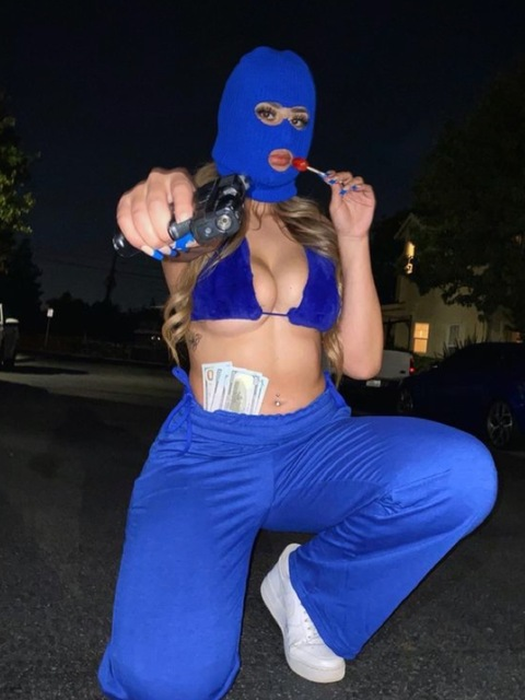 Annie @tiff_annie cover picture