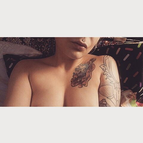 Faye @tittytatmeow cover picture