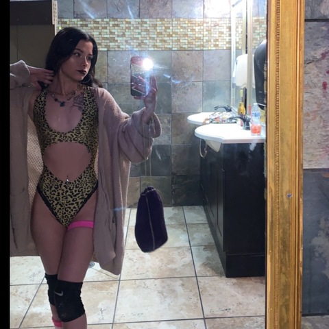 trixie @trixieebabyy cover picture