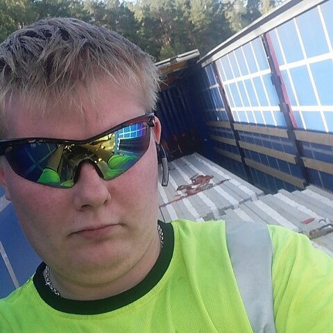 Henu25 @u102148859 cover picture