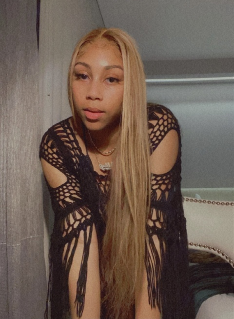 LeyLey @u140857915 cover picture