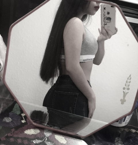 Tania V @u148464785 cover picture