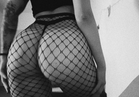 Lara @u154315766 cover picture